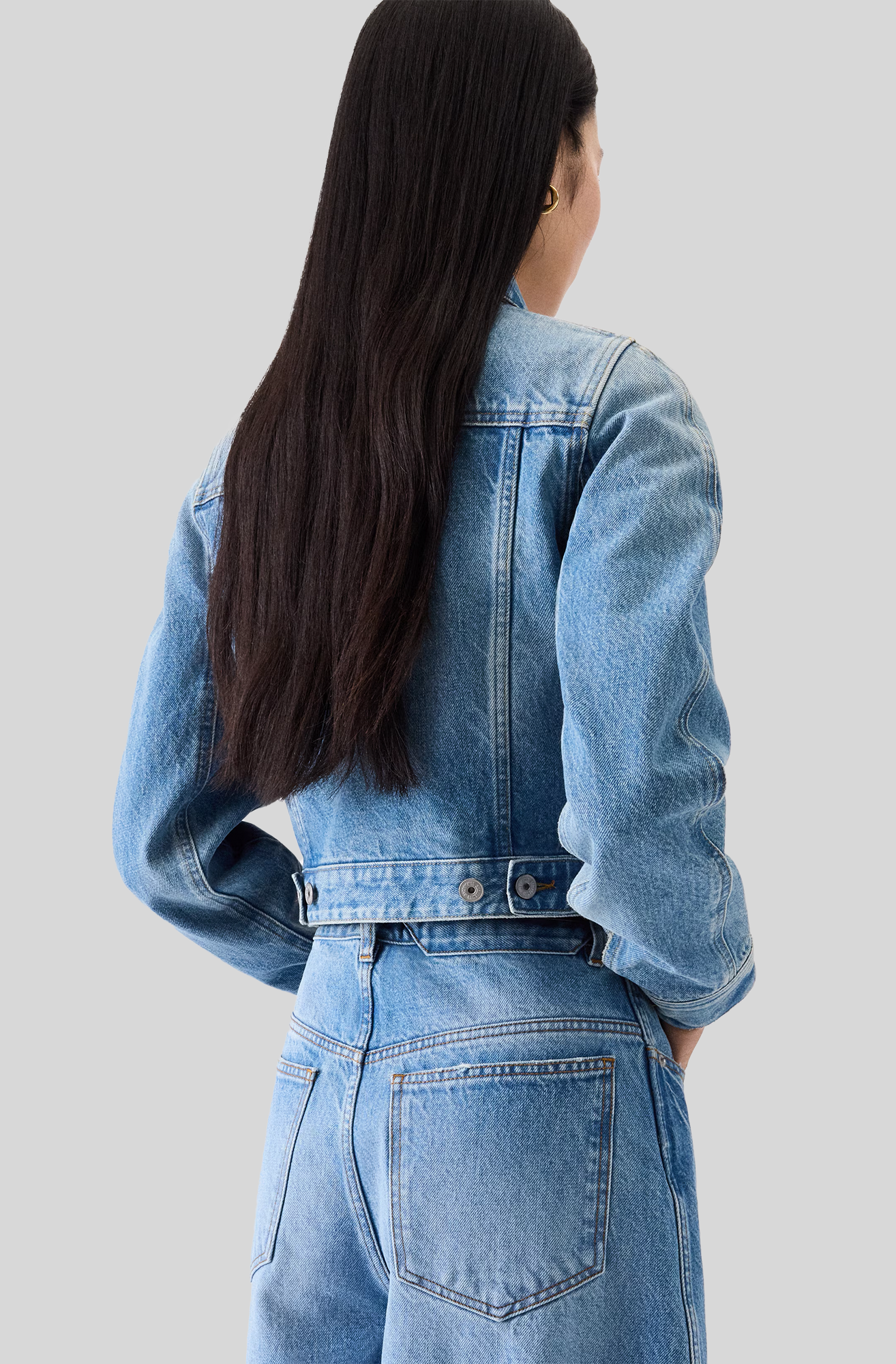 LA VESTE DE NIMES OVALO