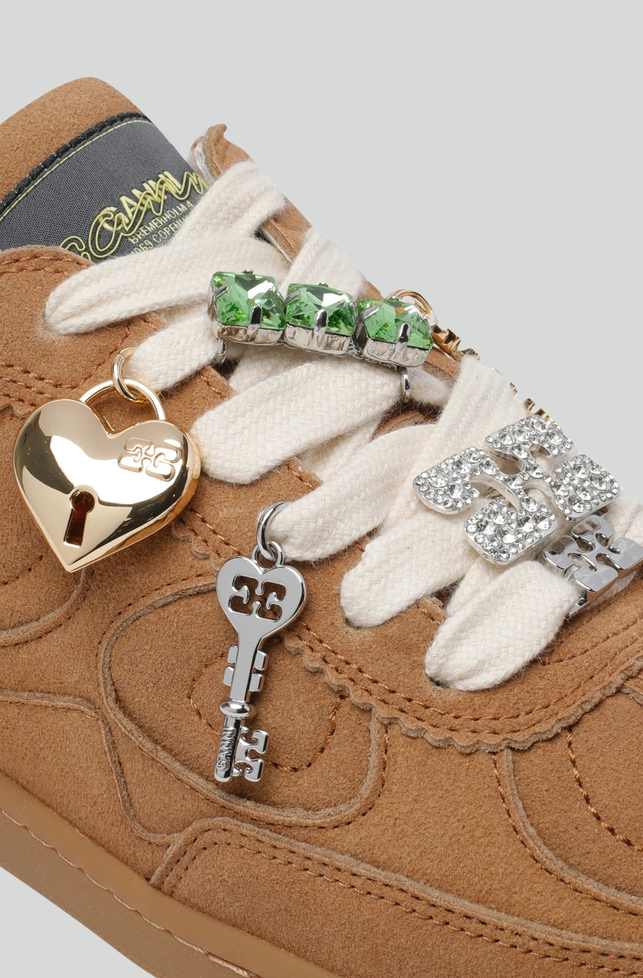 08 RECYCLED SUEDE SNEAKER