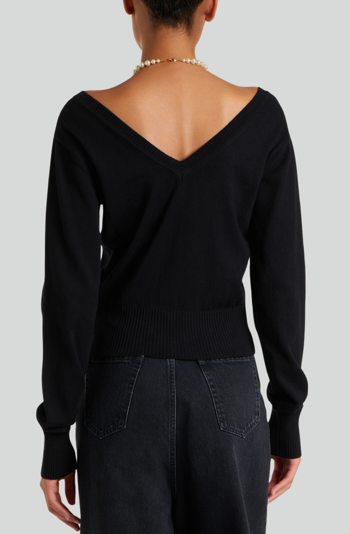 BEATRICE V-NECK SWEATER