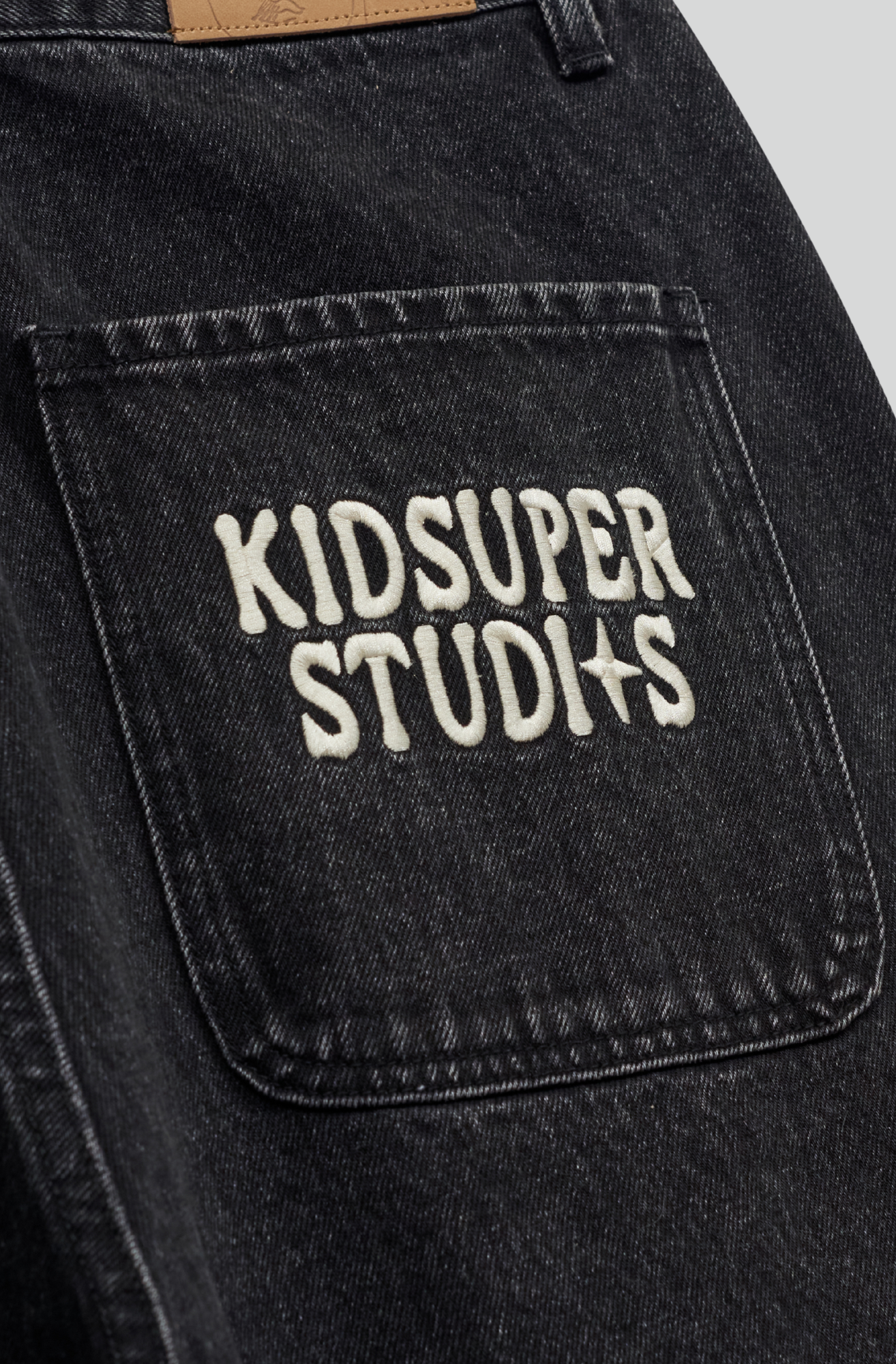 PATCHES DENIM SHORTS