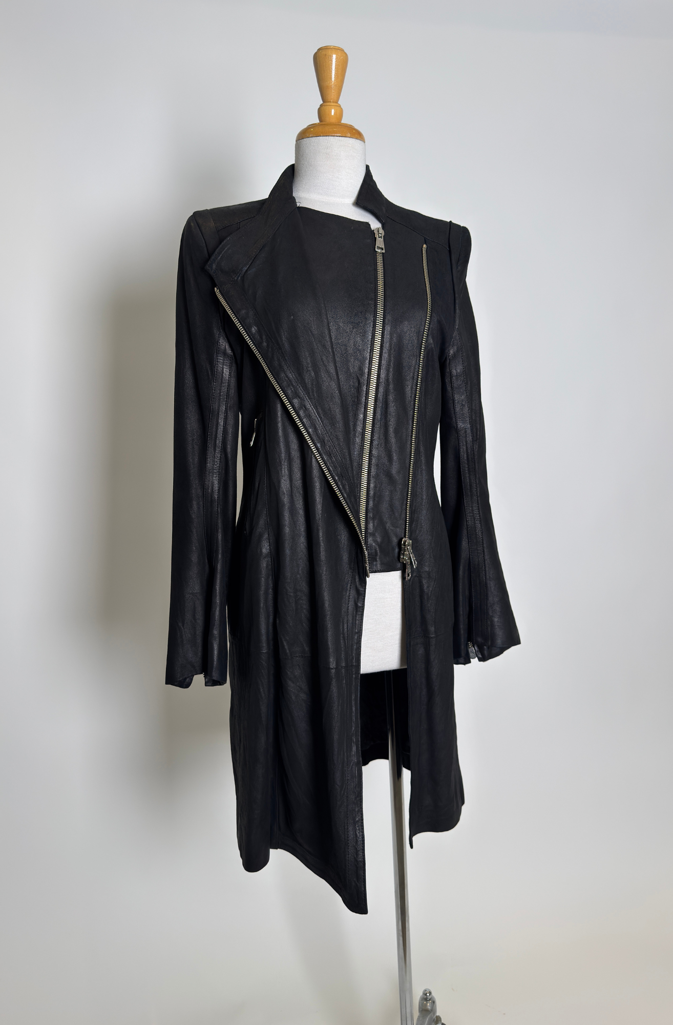 ANN DEMEULEMEESTER BLACK LEATHER COAT