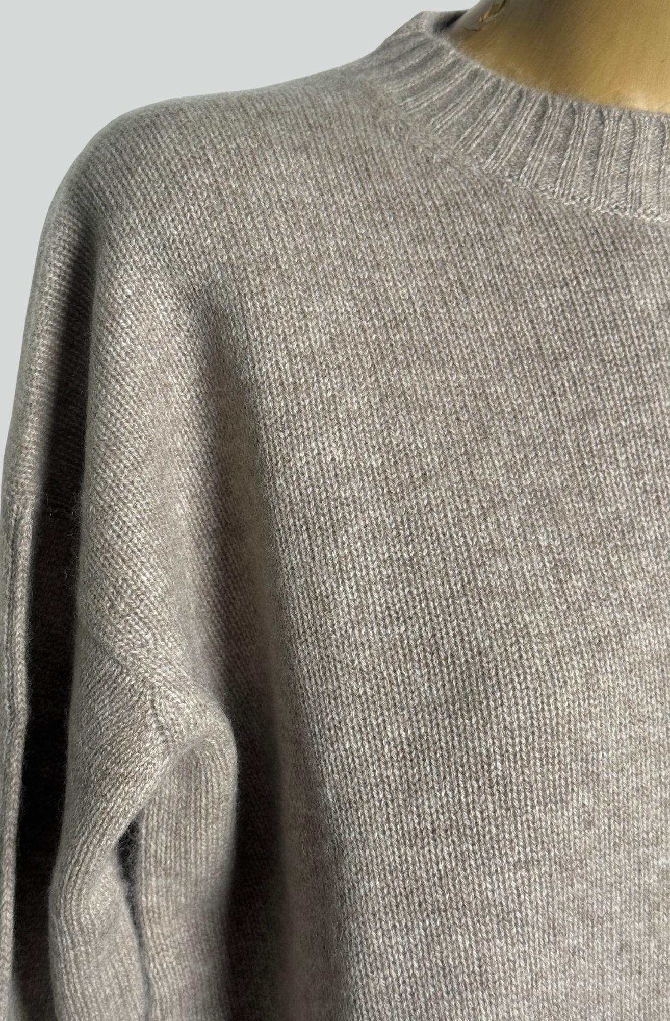 CASHMERE SWEATER