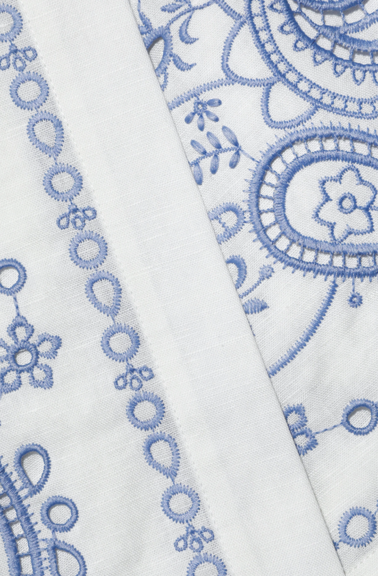 WHITE AND BLUE EMBROIDERED LINEN SET