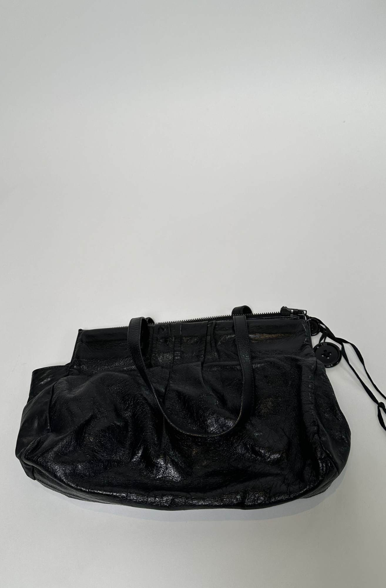 ANN DEMEULEMEESTER SLOUCH LEATHER SHOULDER BAG