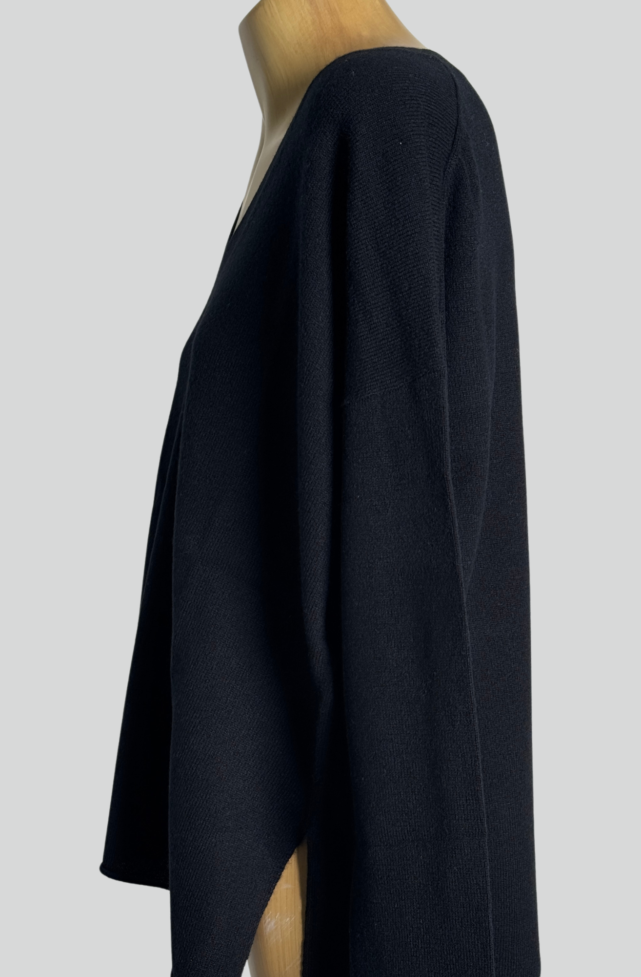 V NECK CASHMERE SWEATER