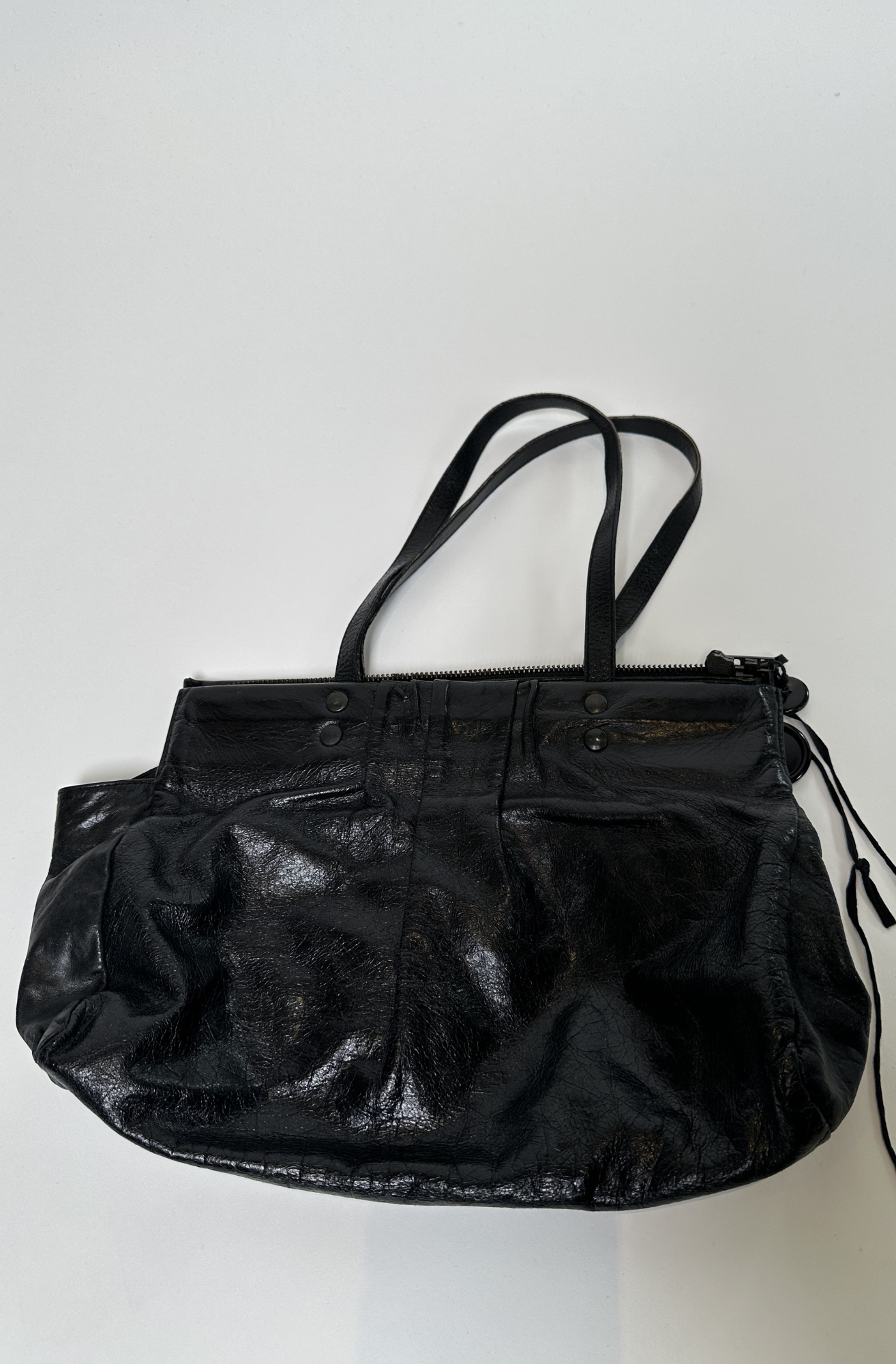 ANN DEMEULEMEESTER SLOUCH LEATHER SHOULDER BAG