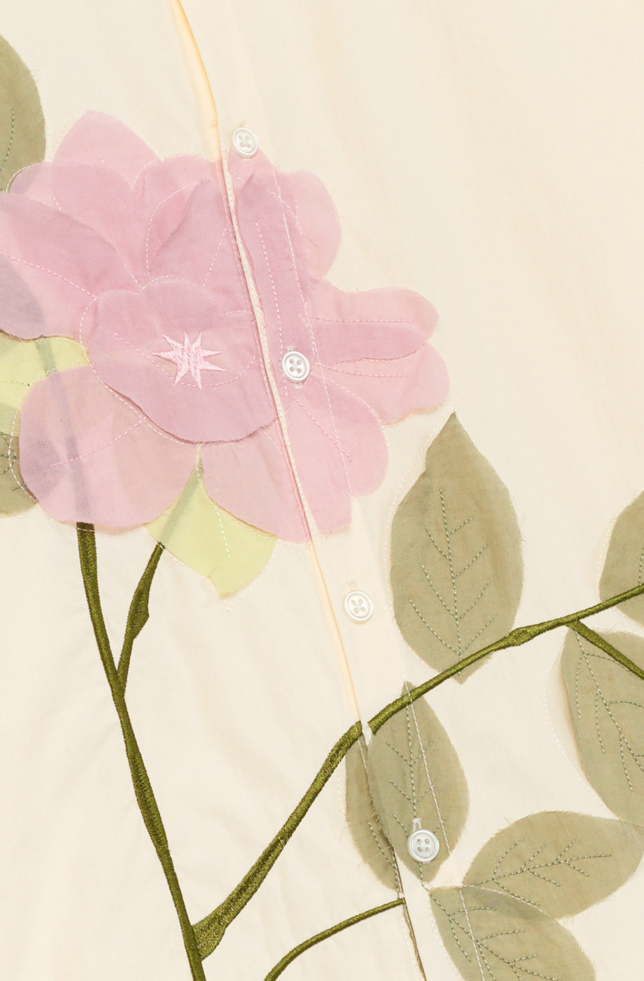 FLOWER APPLIQUE BUTTON UP SHIRT