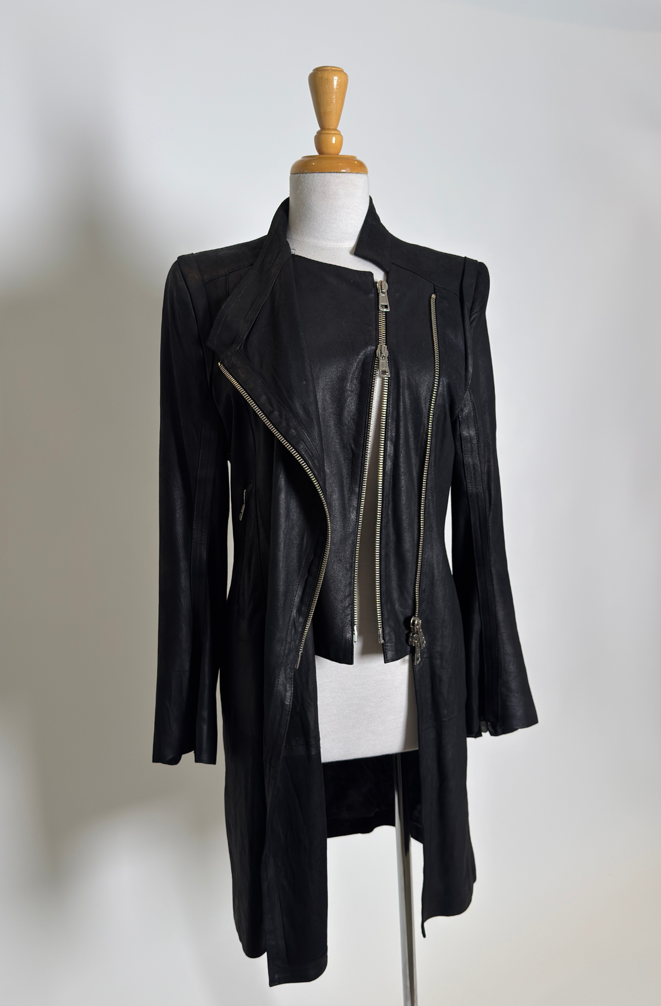 ANN DEMEULEMEESTER BLACK LEATHER COAT