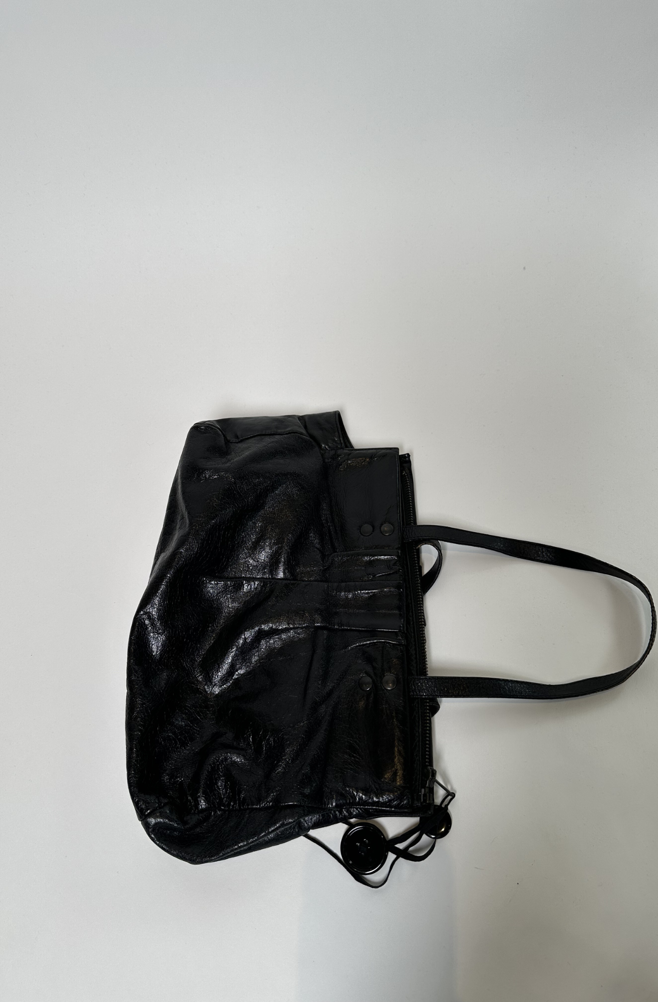 ANN DEMEULEMEESTER SLOUCH LEATHER SHOULDER BAG