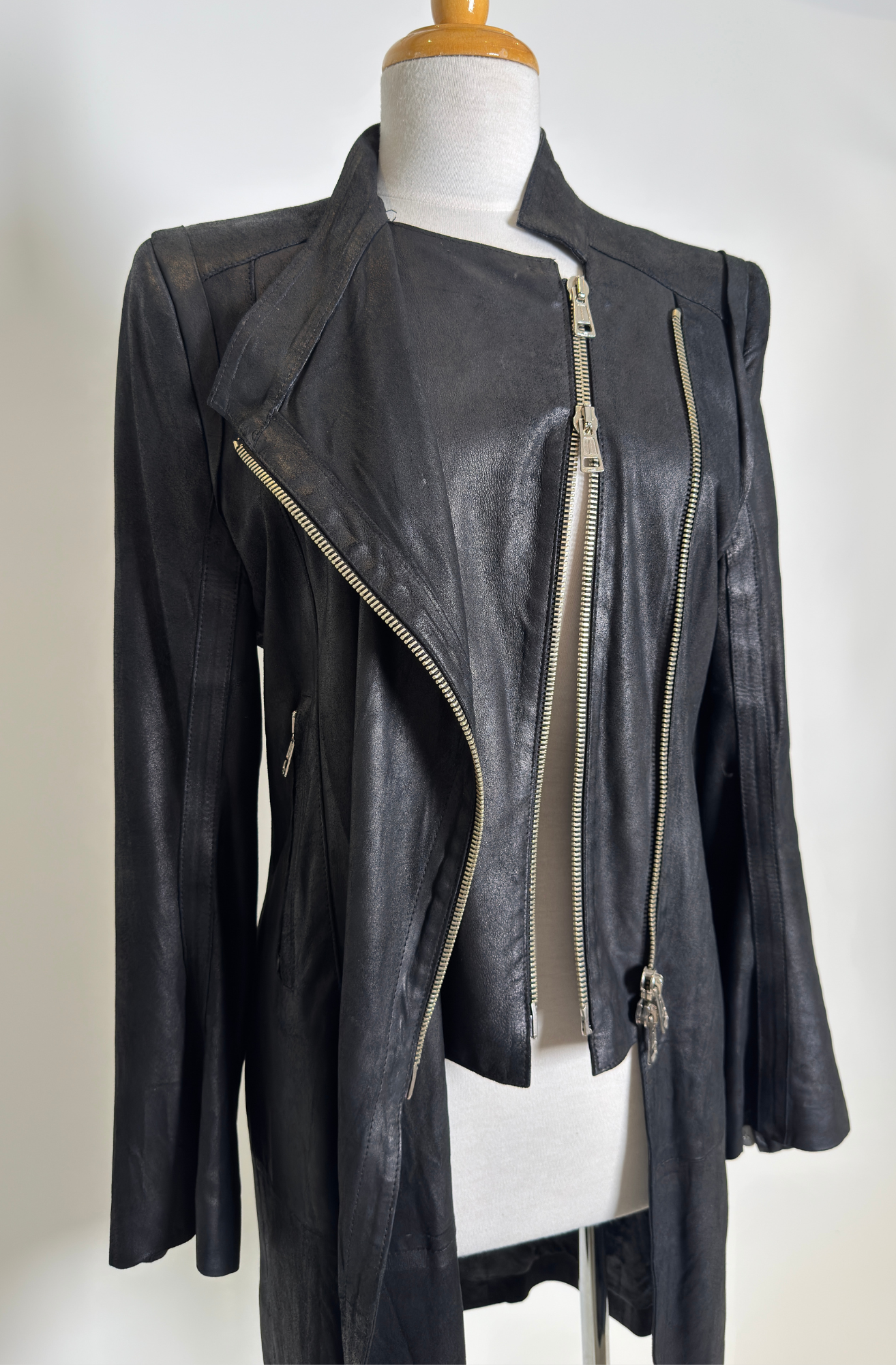 ANN DEMEULEMEESTER BLACK LEATHER COAT