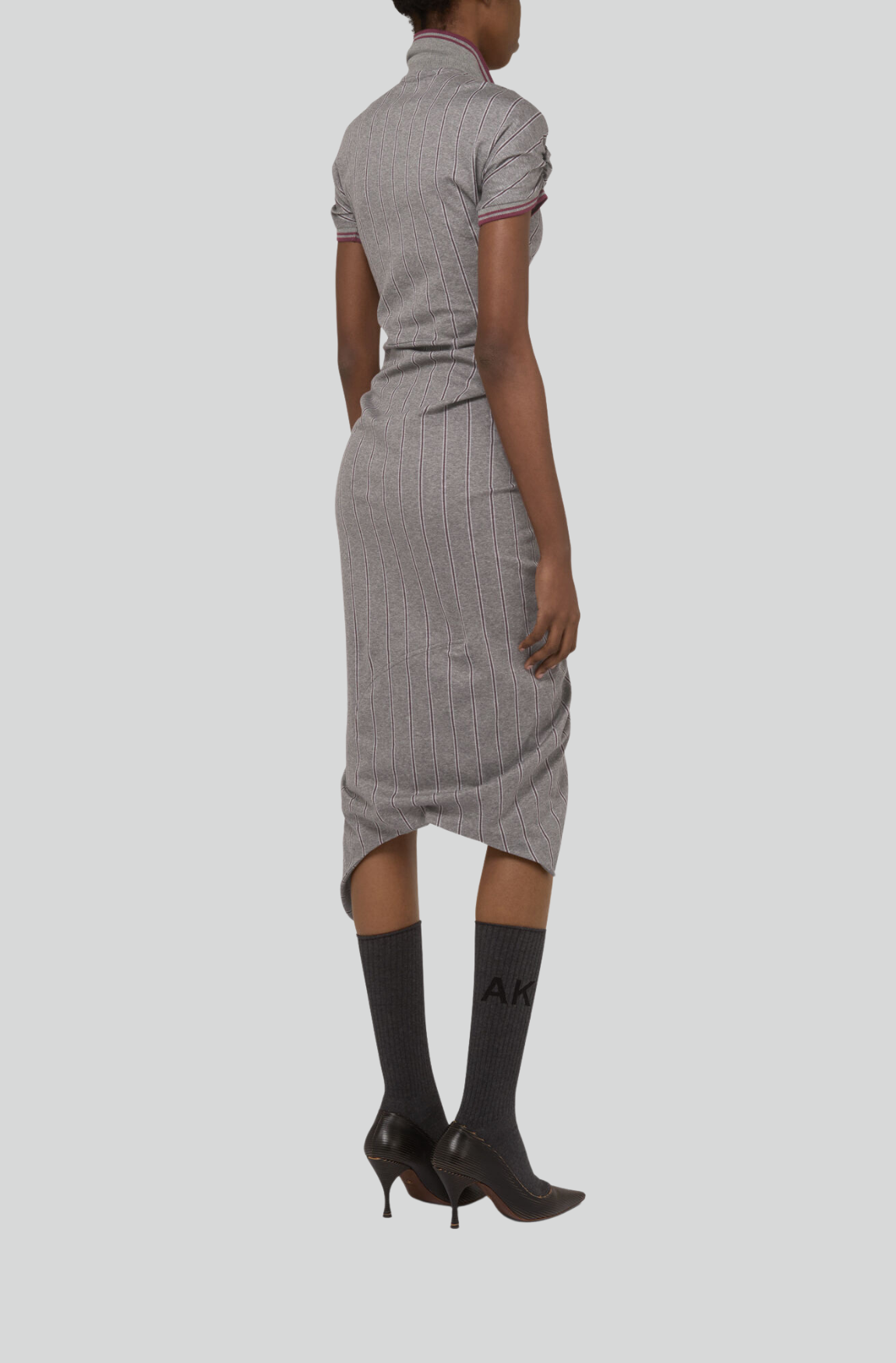 PULLING DRESS