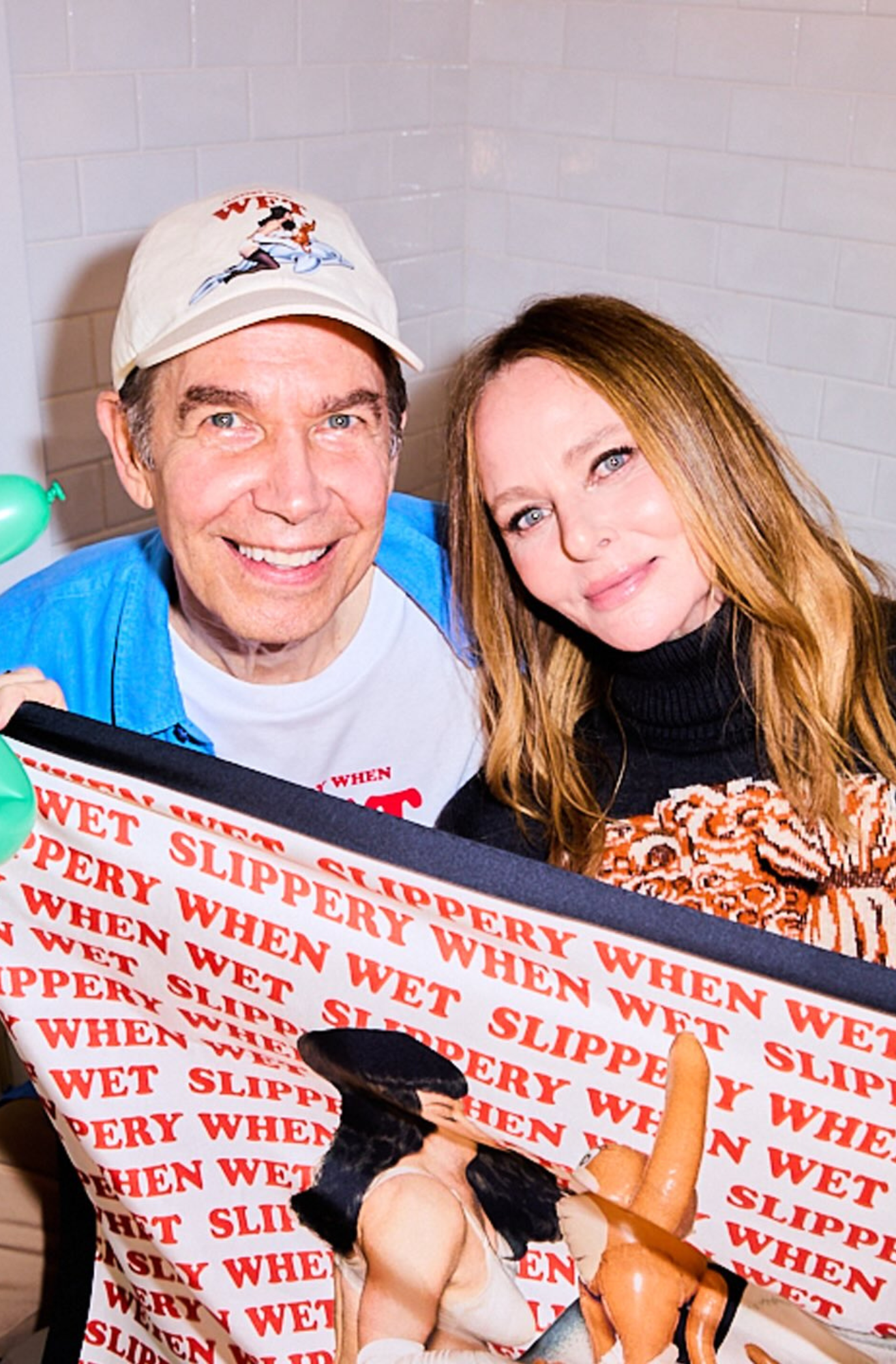 JEFF KOONS SLIPPERY WHEN WET SCARF