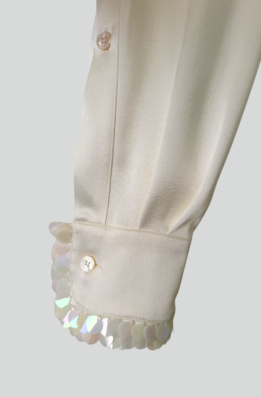 EMB CUFF SATIN TOP