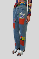 Load image into Gallery viewer, ALL OVER FLOWER POTS DENIM JEANS
