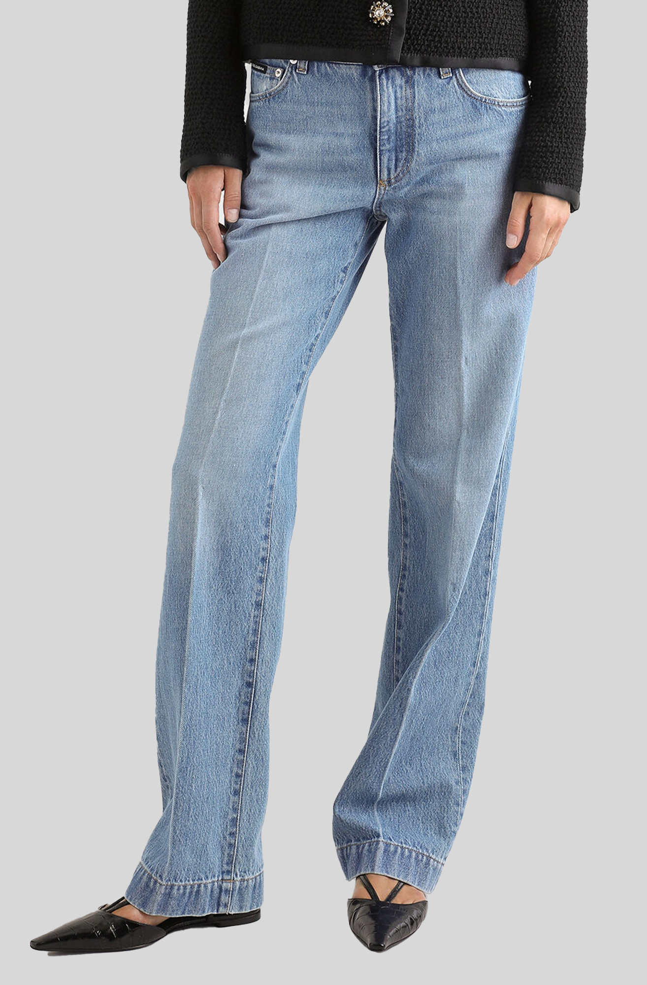 LOOSE DENIM JEANS WITH PRESSED PLEAT