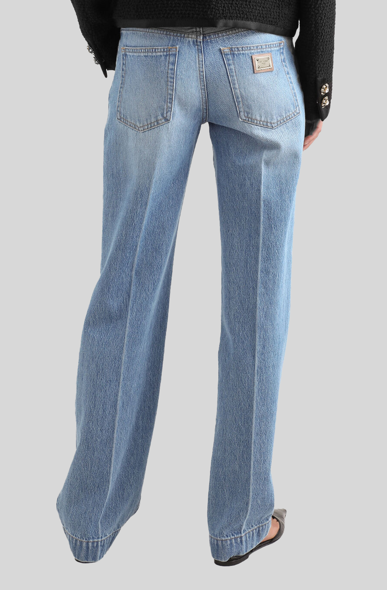 LOOSE DENIM JEANS WITH PRESSED PLEAT