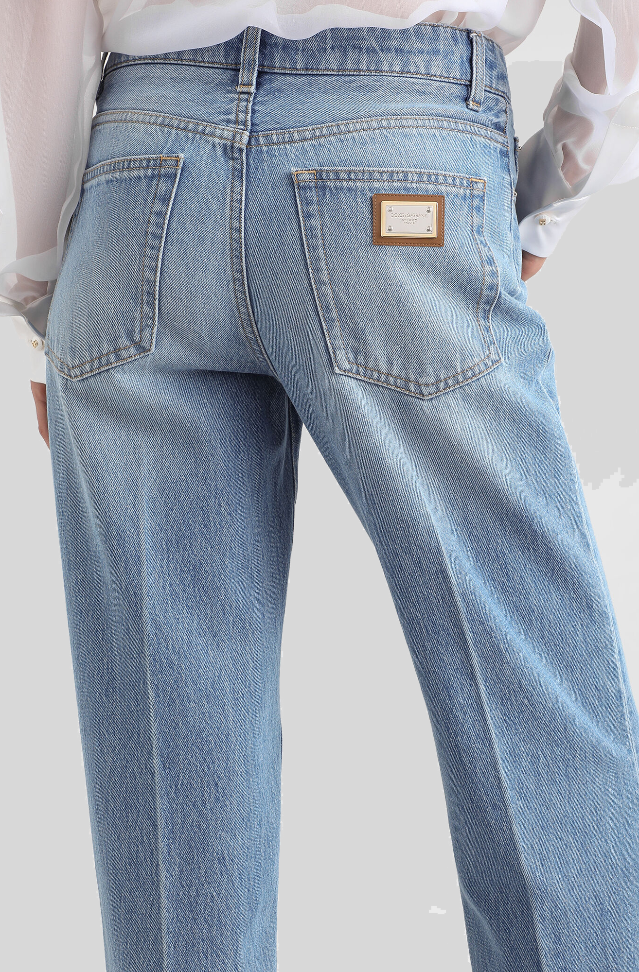 LOOSE DENIM JEANS WITH PRESSED PLEAT