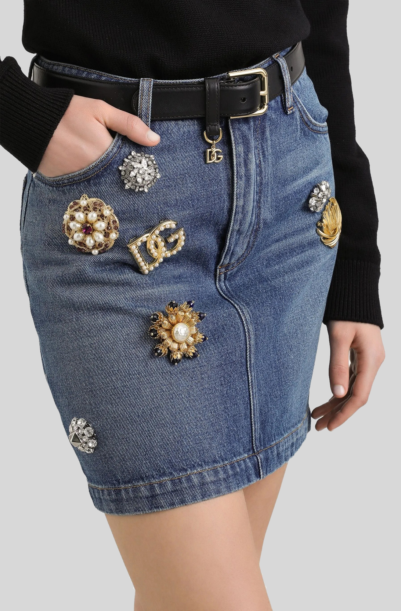 DENIM MINI SKIRT WITH CHARM DETAILS